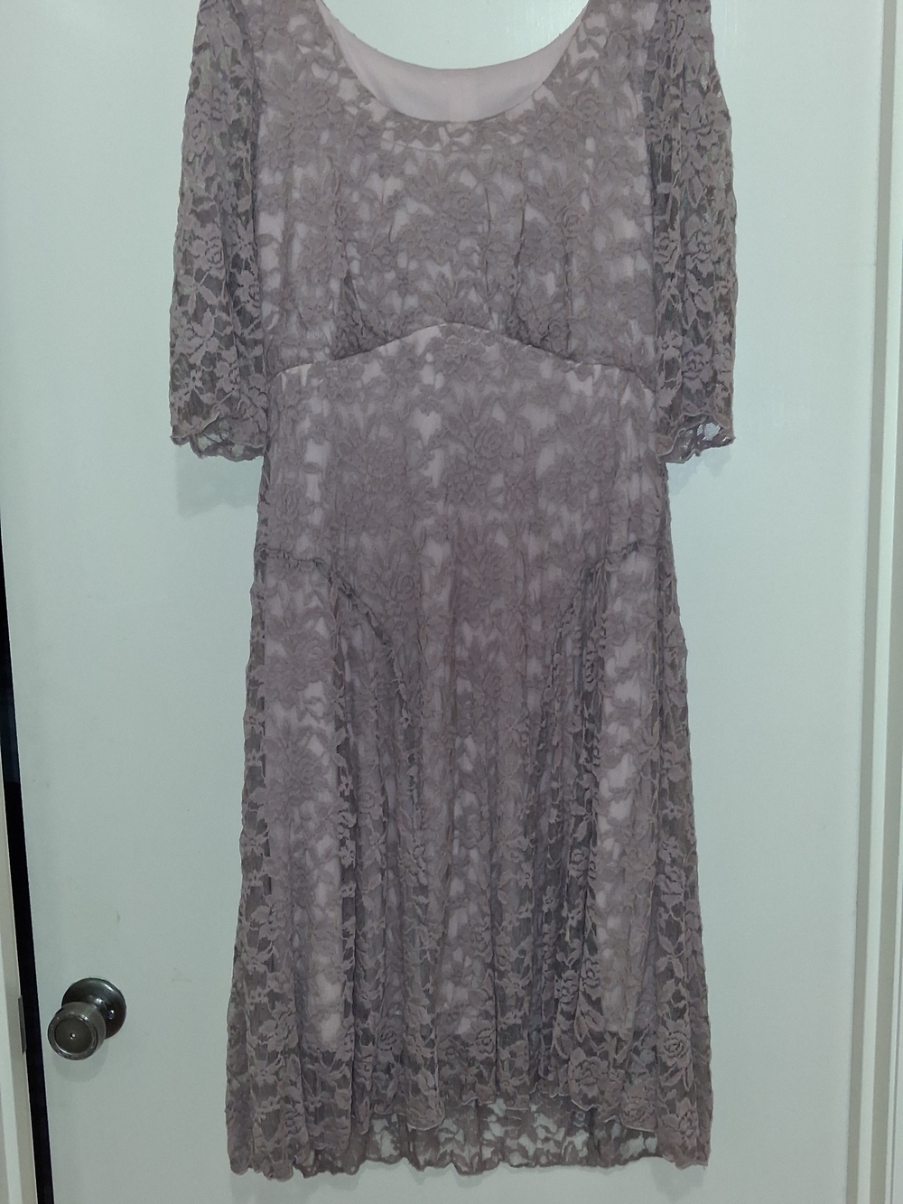 Lace Overlay Midi Dress in Mauve - Brand Unspecified